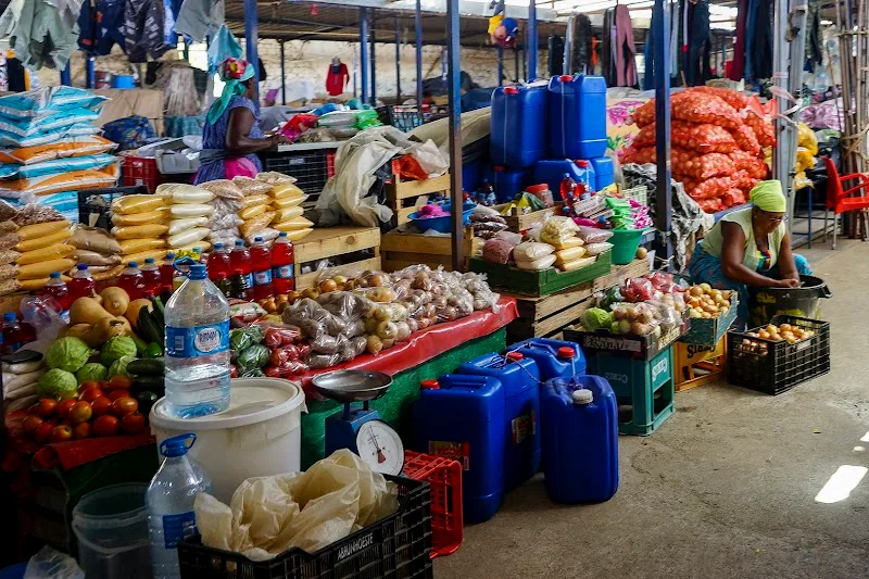Sucupira Market 2