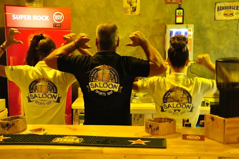 Saloon Snack Bar 3