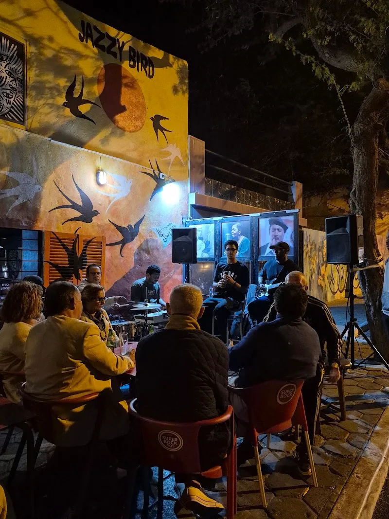 Jazzy Bird Bar Pub 2