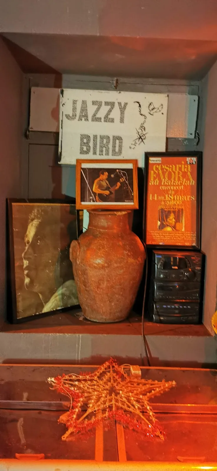 Jazzy Bird Bar Pub 4