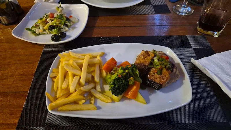 Sal traditional restaurant Grill 2