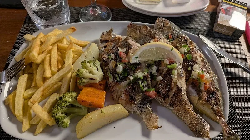 Sal traditional restaurant Grill 3