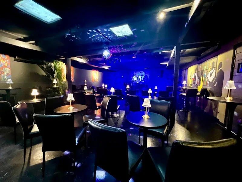 The Atlantic Piano Bar & Grill restaurant 4
