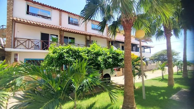 Pensão Alcinda Bettencourt Guesthouse – Steps from the Beach, Santa Maria, Sal 3