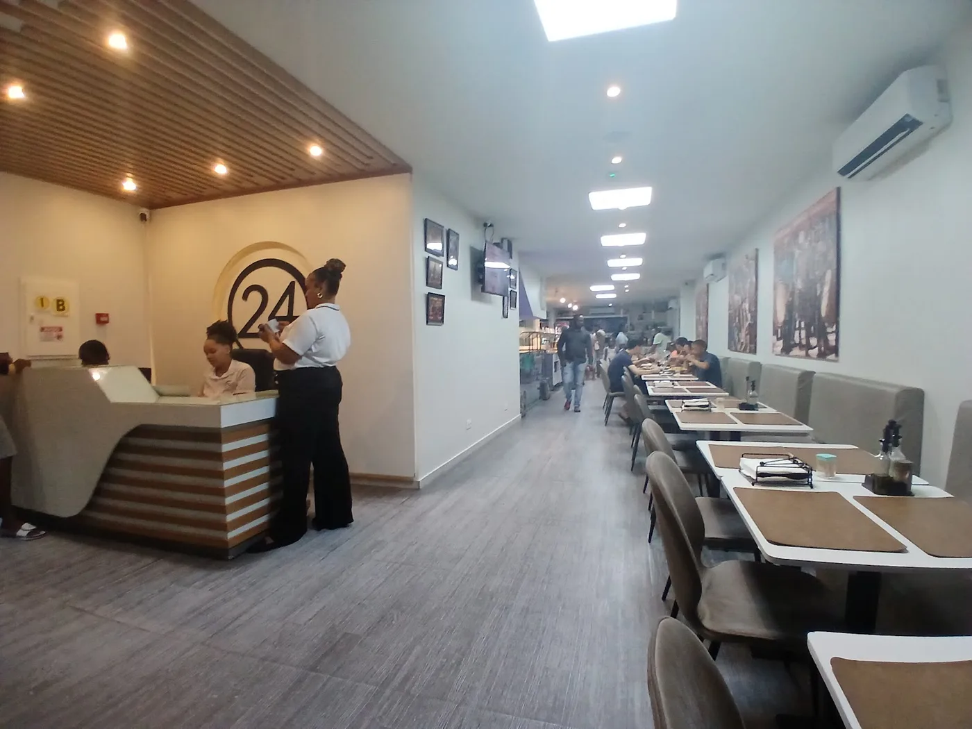 Restaurante 24h 4