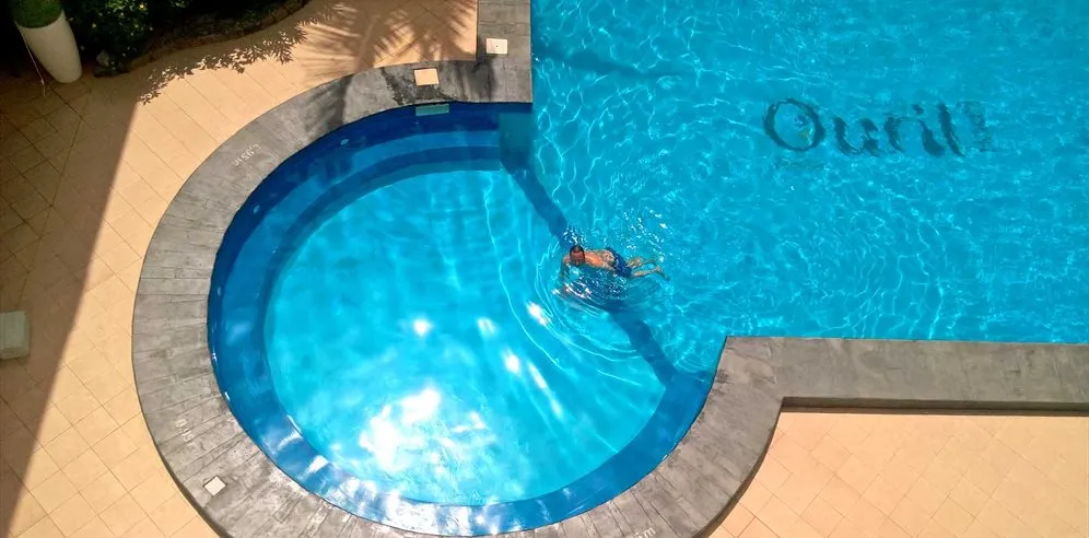 Mindelo poolbar 3