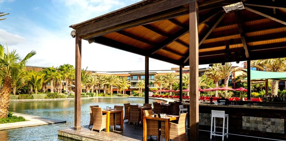Safira Pool Bar 3